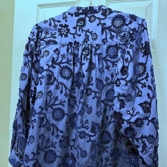 PILCRO FROM ANTHROPOLOGIE NAVY EMBROIDERED BLOUSE SIZE LARGE.  NEW WITHOUT TAGS - Picture 2 of 12